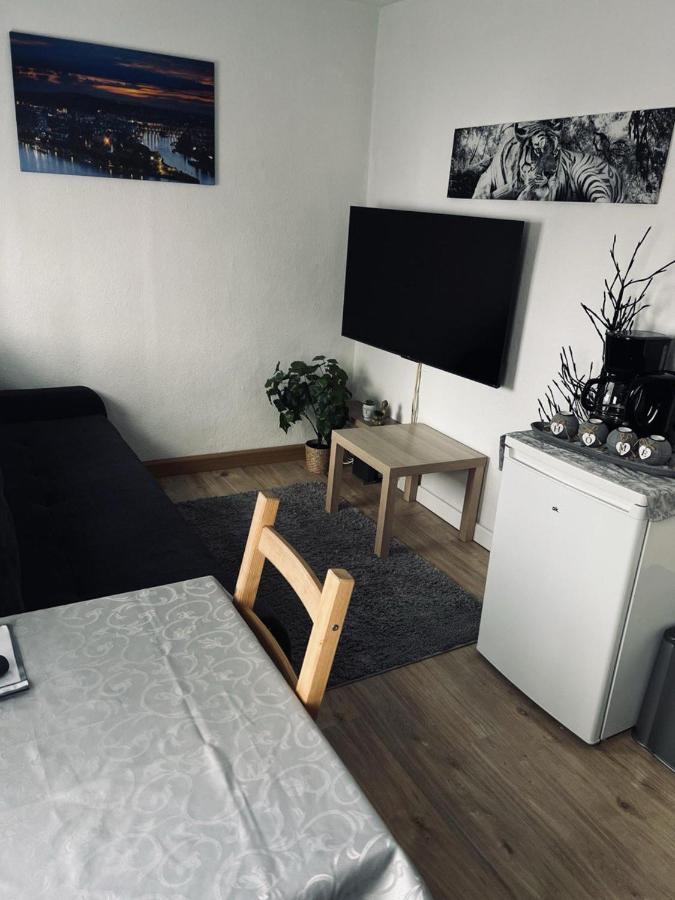Lovely 1-Bed Apartment In Koblenz Coblenza Exterior foto