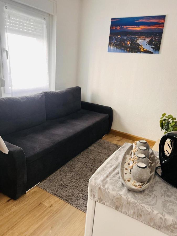 Lovely 1-Bed Apartment In Koblenz Coblenza Exterior foto